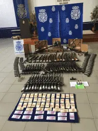 Более 10 000 единиц огнестрельного оружия купленного в даркнете изъято в Испании