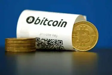 Курс биткоина впервые в истории превысил 2000 долларов