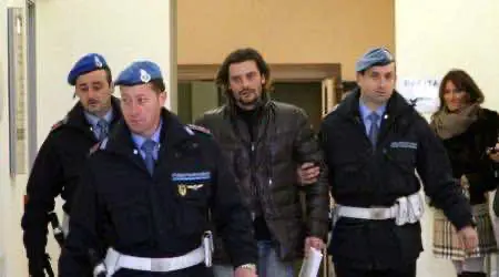 В Италии арестовали бывшего игрока футбольной сборной — он выращивал марихуану